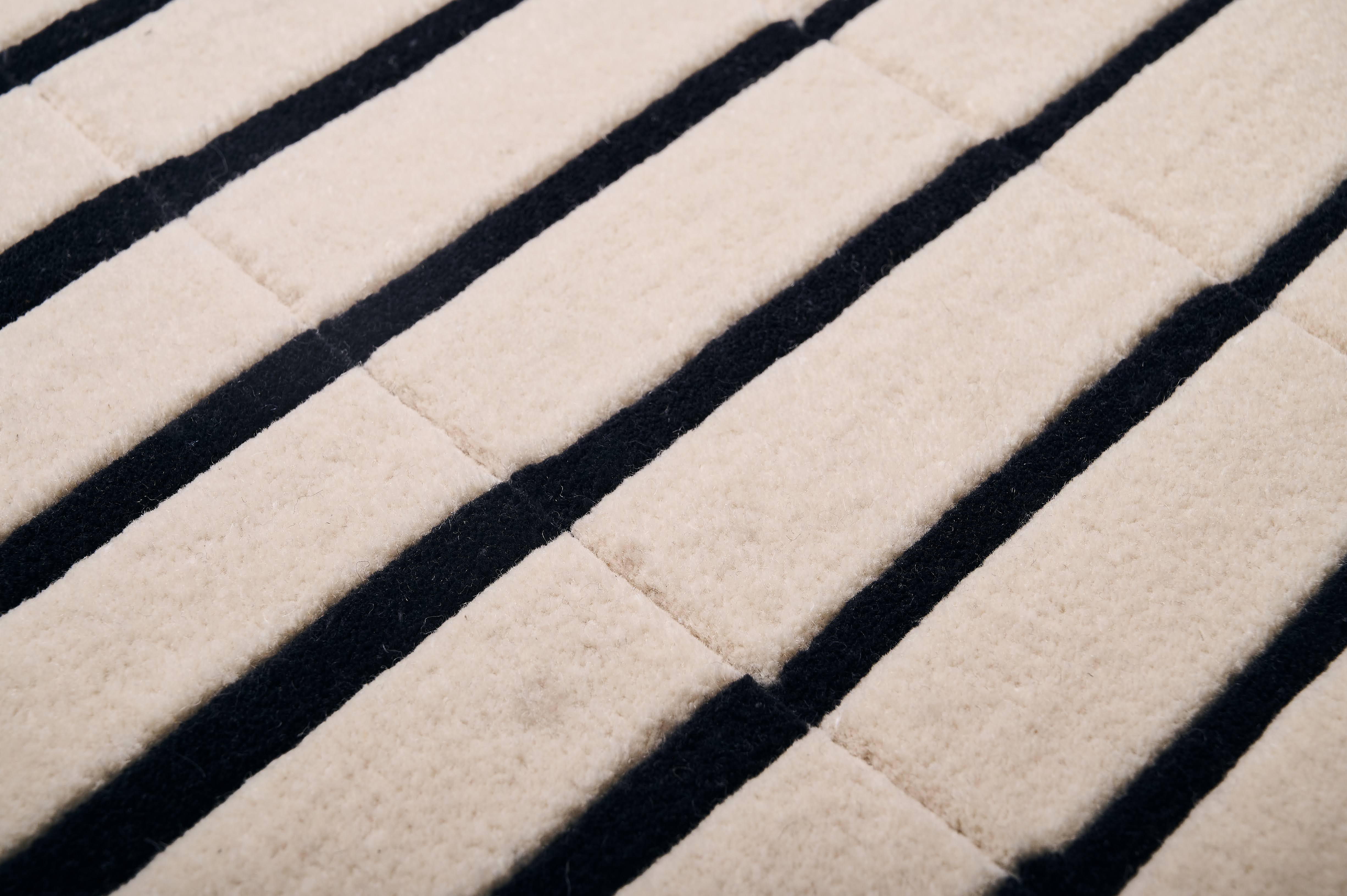 Transition White & Black