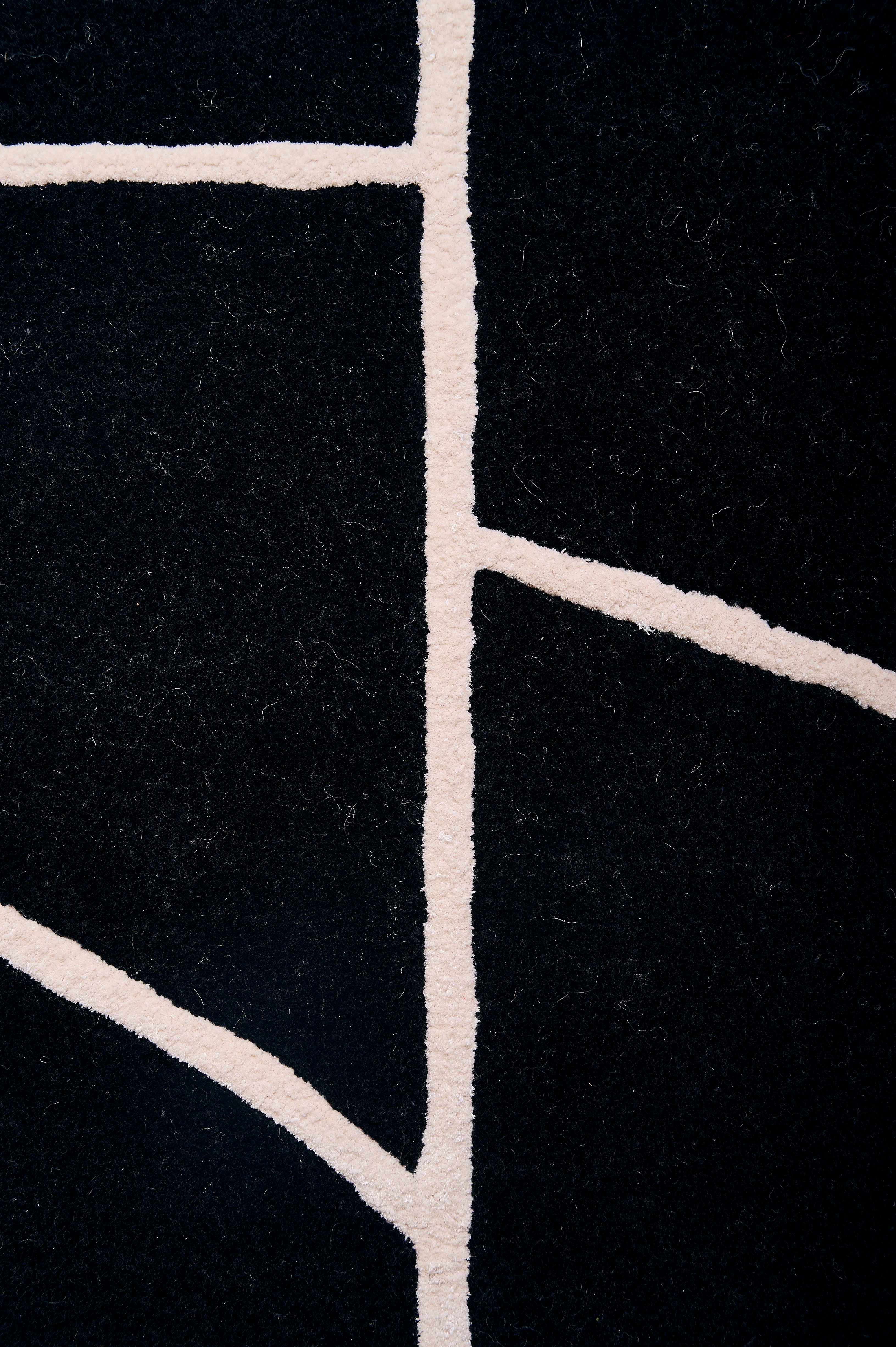 Vein (Black & White)