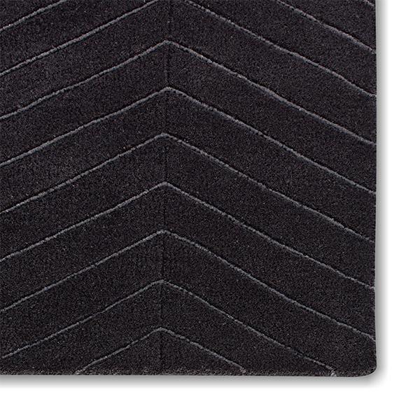Retreat Black