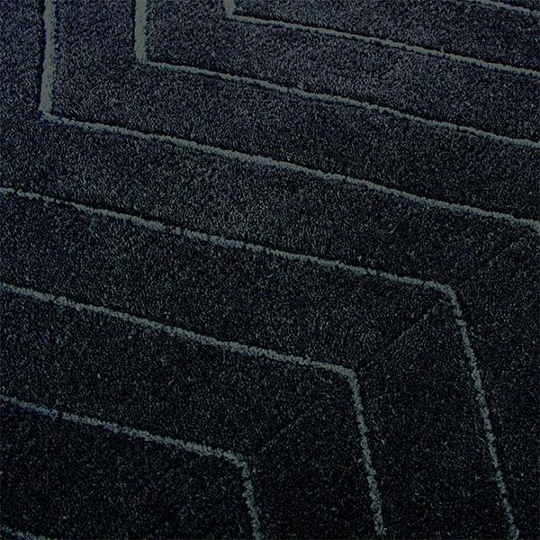 Retreat Black